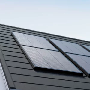 Ecoflow 100W Rigid Solar Panel op dak